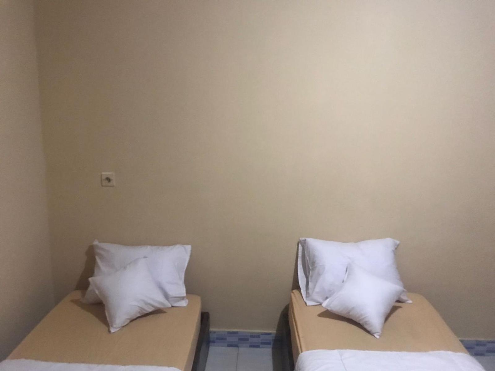 Kampung Homestay Kuta  외부 사진